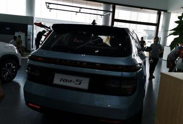 全新宝骏RM-5实车到店!轴距2.75米不输吉利嘉际 配1.5T+CVT