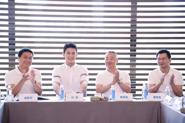 泳坛一哥孙杨开什么车?他的选择让合资豪华干瞪眼