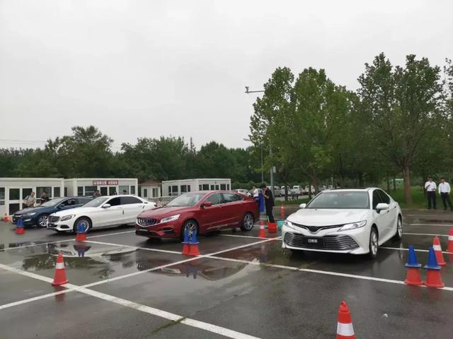不到20万的最全动力B级车,百公里加速仅7.4S,最快充电时间1.5h