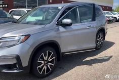 2019款本田飞行员，打开车门看到内部空间后，果断放弃汉兰达