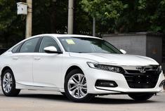 买台家用车，本田雅阁与别克君越怎么选？哪款性价比更高？