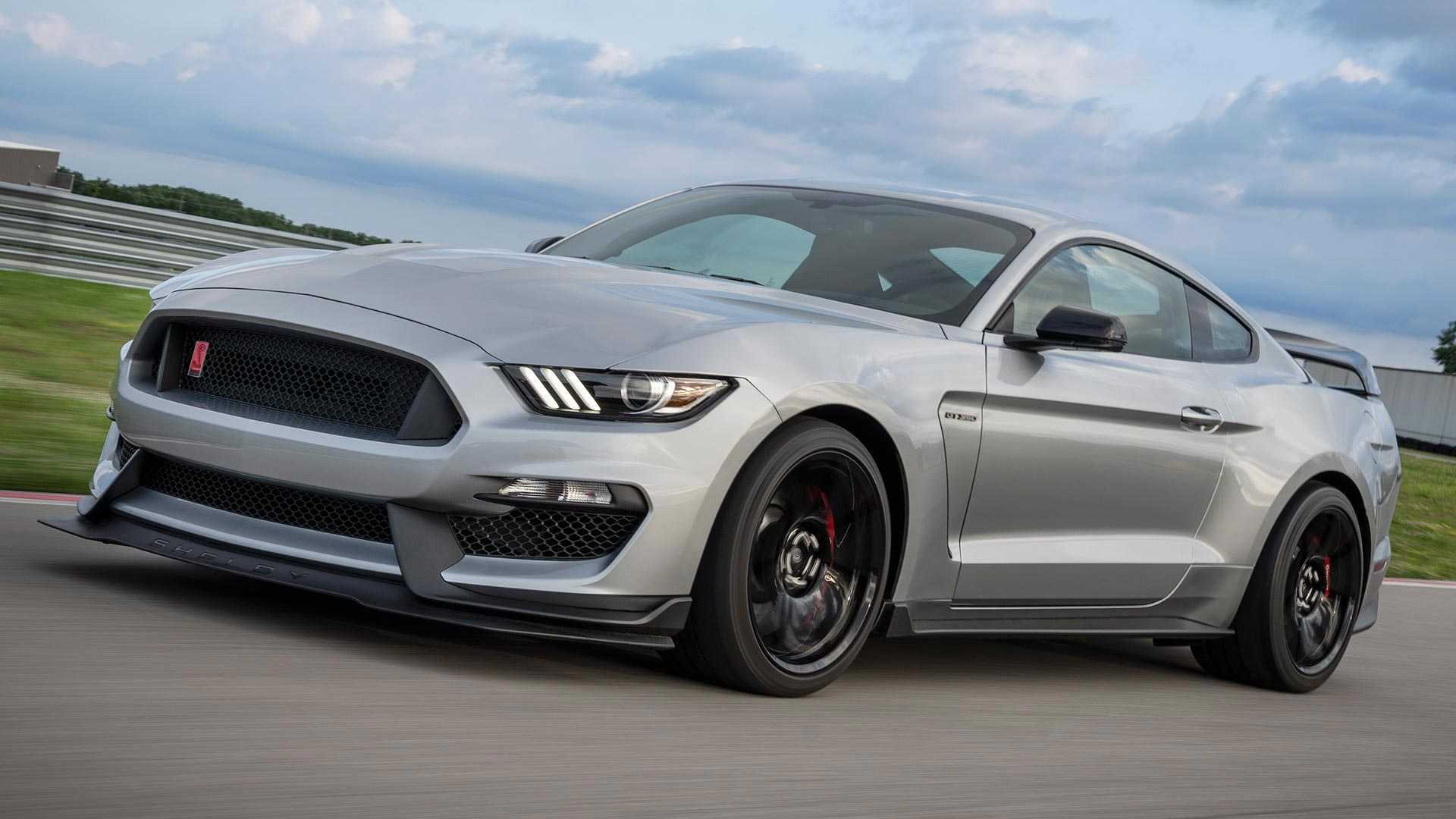 拥有526匹马力 6挡手动 新款福特野马Shelby GT350R亮相