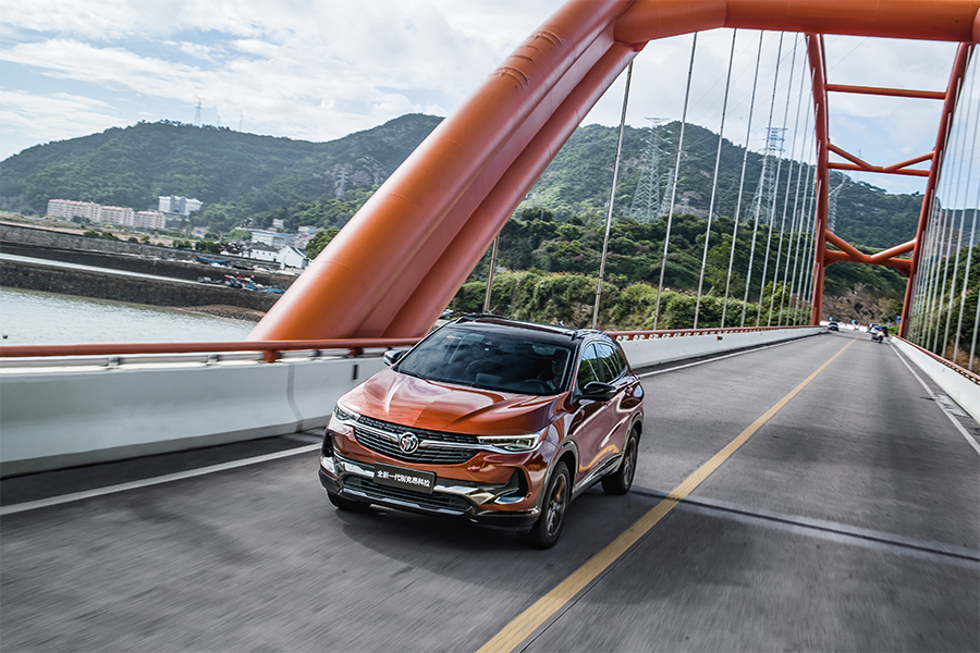 12.59万起,百公里油耗才5.7L,试驾全新别克昂科拉,设计有看点