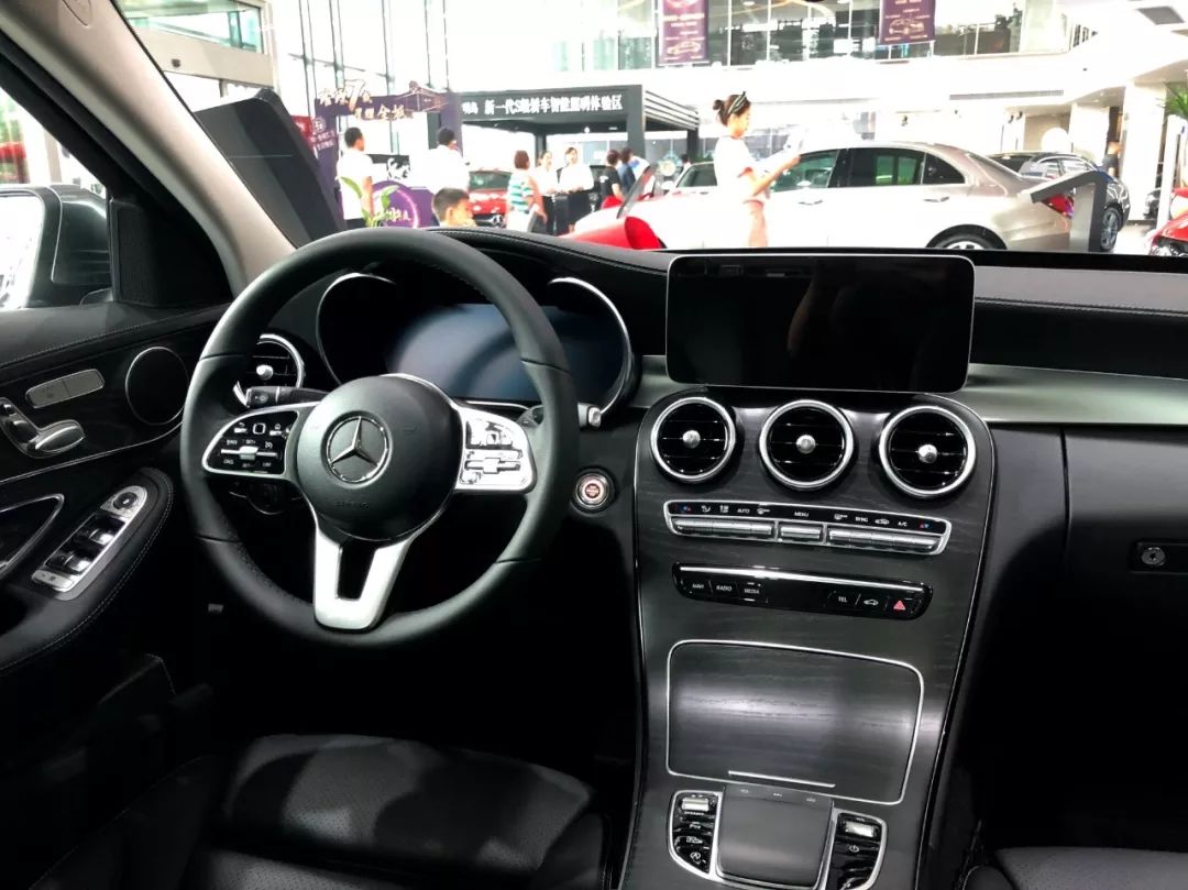 30万左右预算,奔驰C260L、奥迪Q5L谁更值得买?