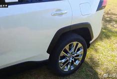 2019款丰田RAV4，外观内饰高清实拍，看完才知道这车多好