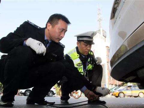 年检尾气不合格咋办？老司机：教你一招，别再找黄牛塞钢丝球了！