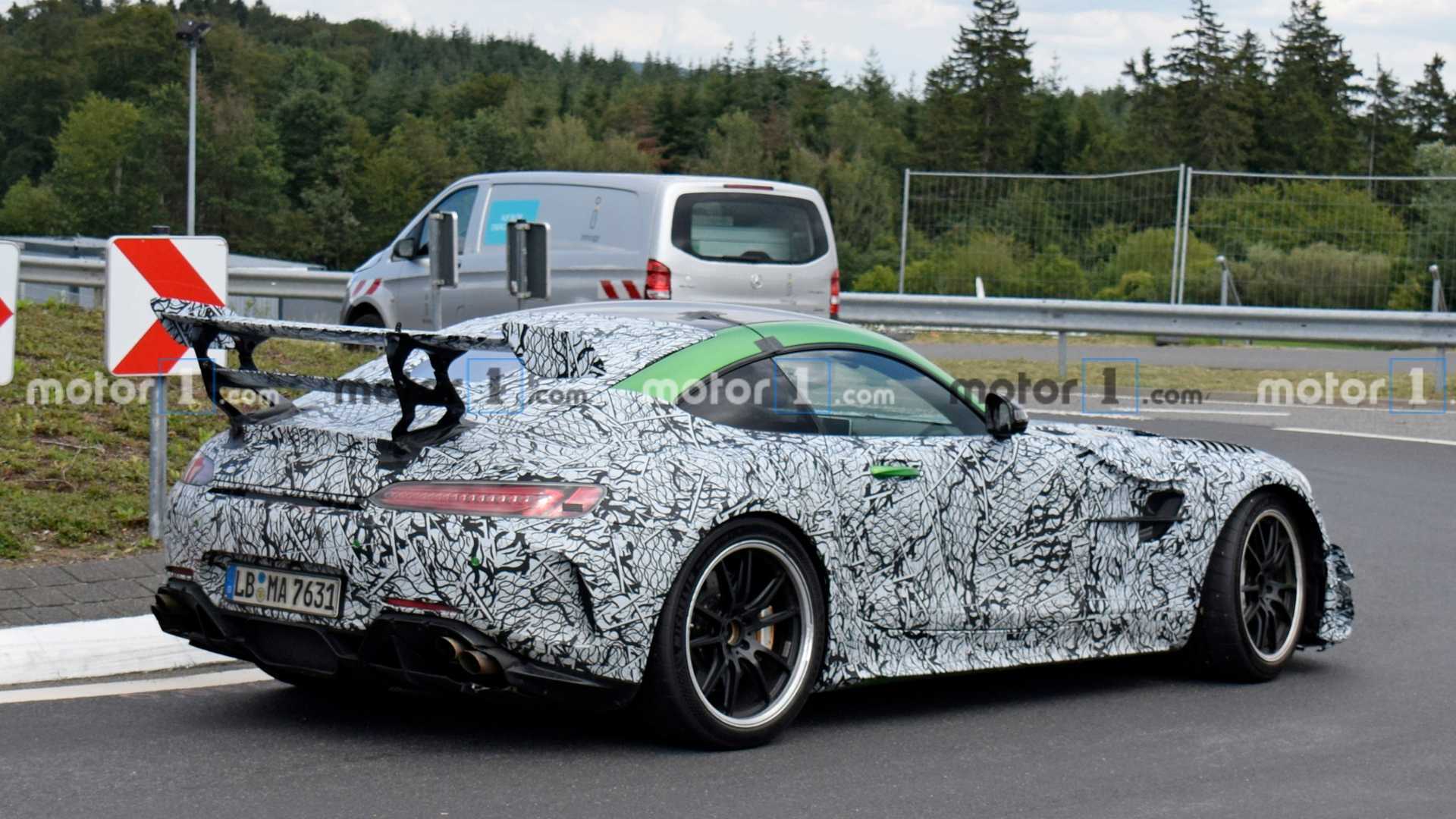 奔驰AMG GT R Black谍照曝光,动力超700匹