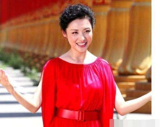 央视最美10大女主持，个个都才貌双全，谁是你心中最美女神？