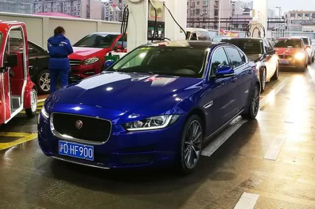 被忽视的豪车,配2.0T引擎油耗6.7L,不足29万却
没人要