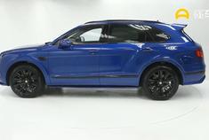 汽车视频：气派动感，蓝色宾利添越。