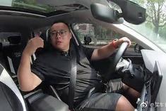 25万预算，是丐版奥迪A4L,或混动丰田亚洲龙