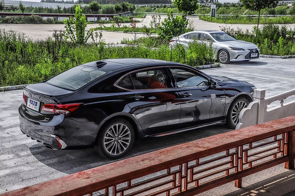 7.5折买台豪华中型车,车长近5米还送四年保养!