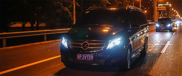 宜商又宜家,能够奔跑的舒享“起居室”,2.0T+7AT试驾奔驰V级!