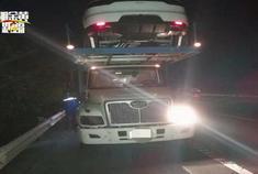 装了7辆保时捷 车子成了“独眼”