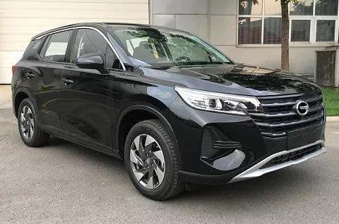 不仅换上了全新设计，广汽传祺全新GS4的轴距也加长了