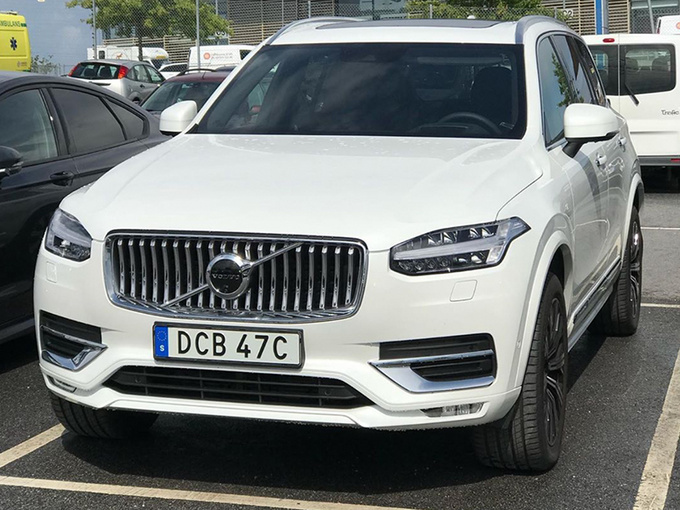 沃尔沃新XC90实拍，内饰比宝马X5还豪华，有人攥了挡把半小时