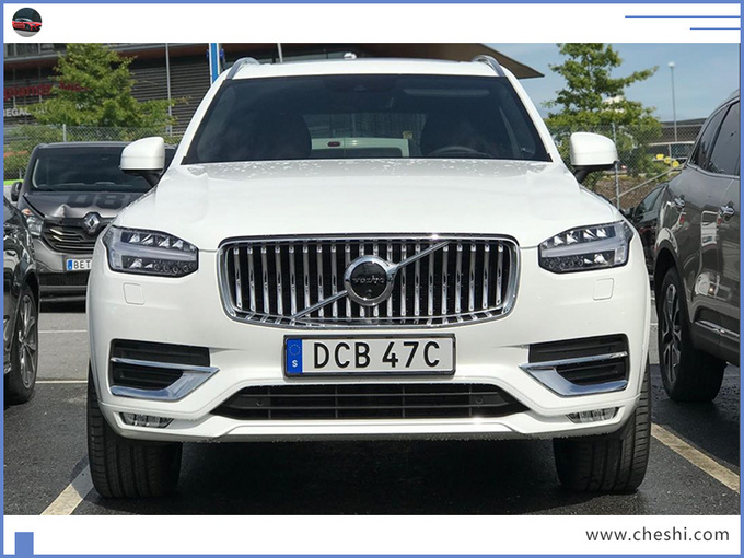 沃尔沃新XC90实拍，内饰比宝马X5还豪华，有人攥了挡把半小时