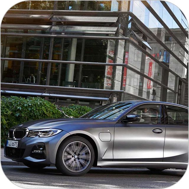 292马力+5.9秒破百 全新一代3系插电式混动车型330e官图