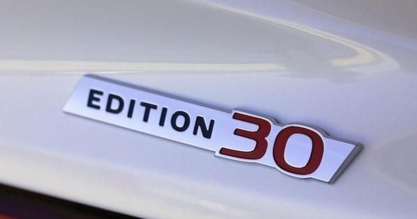 Infiniti30周年纪念特仕车秋季上市 圆石滩车展首演