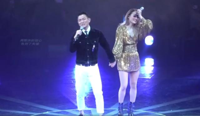 容祖儿演唱会第12场，刘德华惊喜现身，歌迷们赚大了