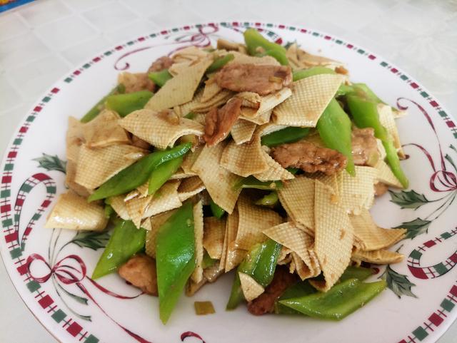 东北家常菜:尖椒五香豆片,五分钟做出滑嫩爽口的下饭菜