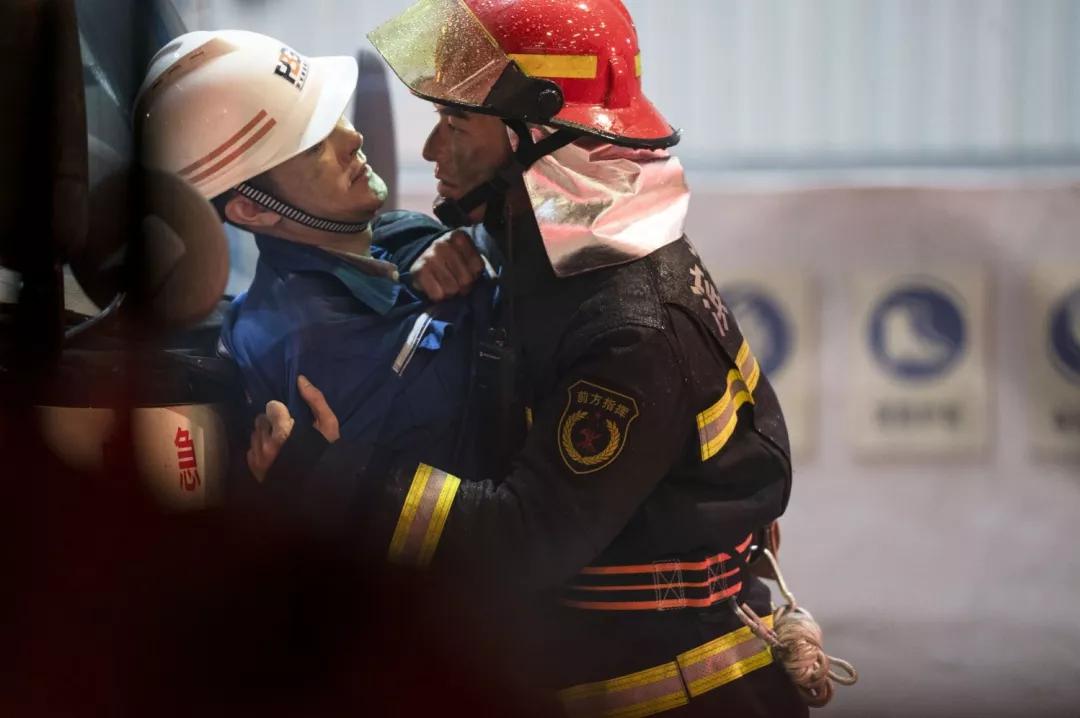 烈火英雄 | 对话印小天：小人物魏雷和他的“人生高光时刻”