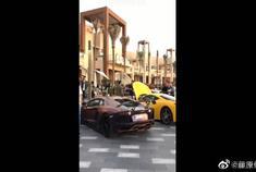 【兰博基尼】 迪拜总裁开的兰博基尼 这个颜色实在太帅了