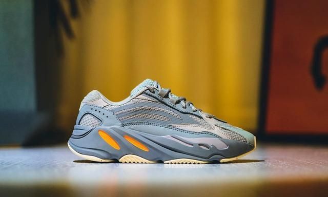 yeezy 700 inertia 3m