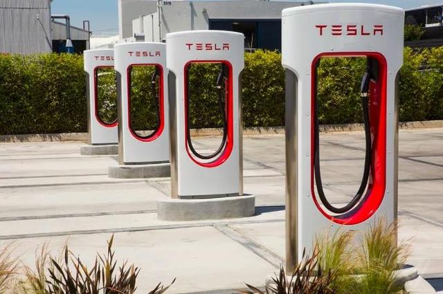 特斯拉上海工厂周产千台Model 3,只卖中国,我已闻到减配的味道