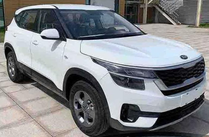 全新起亚KX3实车再次现身!比逍客大气油耗仅5.4L 搭载1.5L+CVT