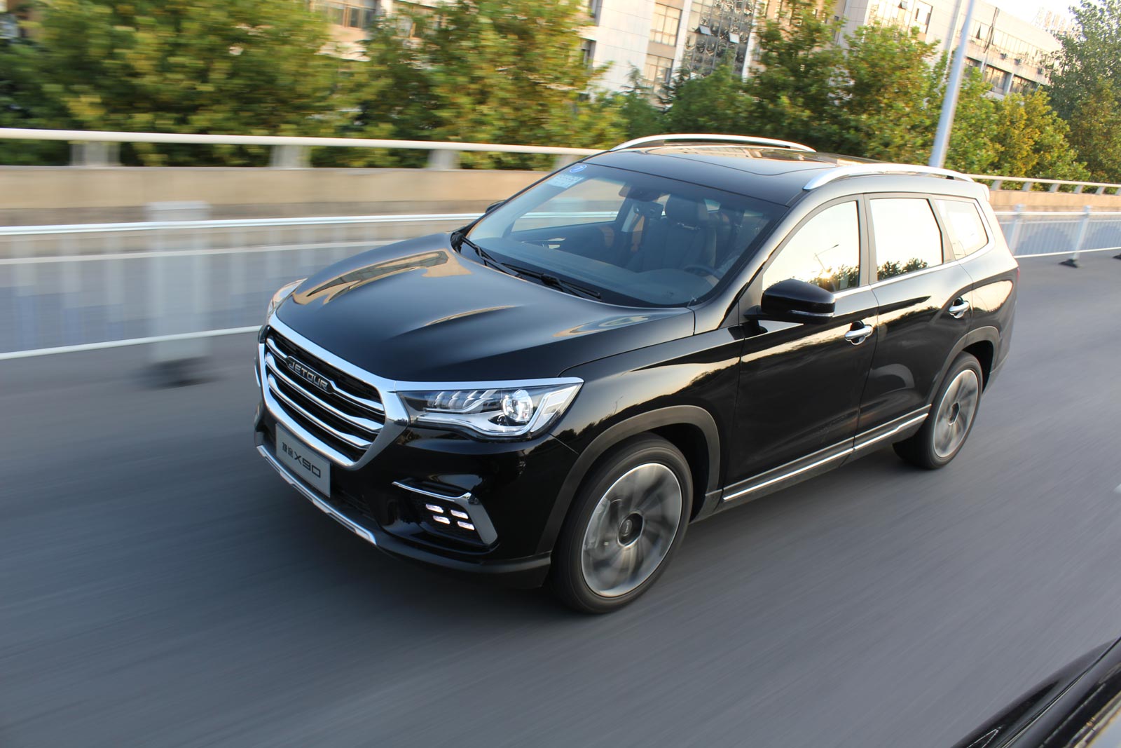 试捷途X90 1.6T:买它省下MPV的钱,中型SUV性价比之最二胎车