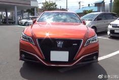 这款丰田皇冠，改变了传统外表，更具现代化的红色车头帅啊