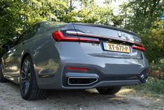 睡前一起听听宝马中期改款750i 4.4L V8 引擎的声浪