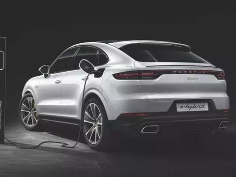 阿斯顿·马丁SUV将12月亮相，看着像“大号MINI”？