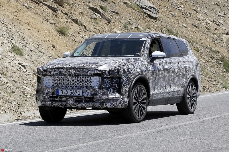 曝华晨中华V9路试谍照曝光,新车定位中大型SUV
