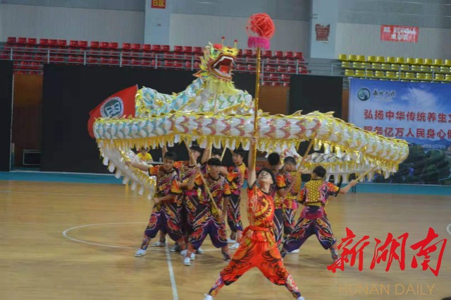 浏阳四中龙狮队夺冠中国中学生舞龙舞狮锦标