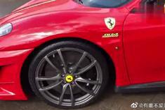 09款法拉利F430静态实拍，看到那霸气排气筒，就能体会它强大。