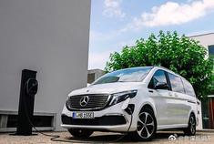 奔驰V级推出纯电豪华MPV，续航405KM。