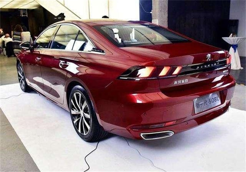 给你20万的预算,你会选择新天籁还是标致508L?