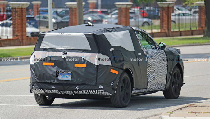 28万起,对标特斯拉Model Y,福特电动SUV谍照曝光