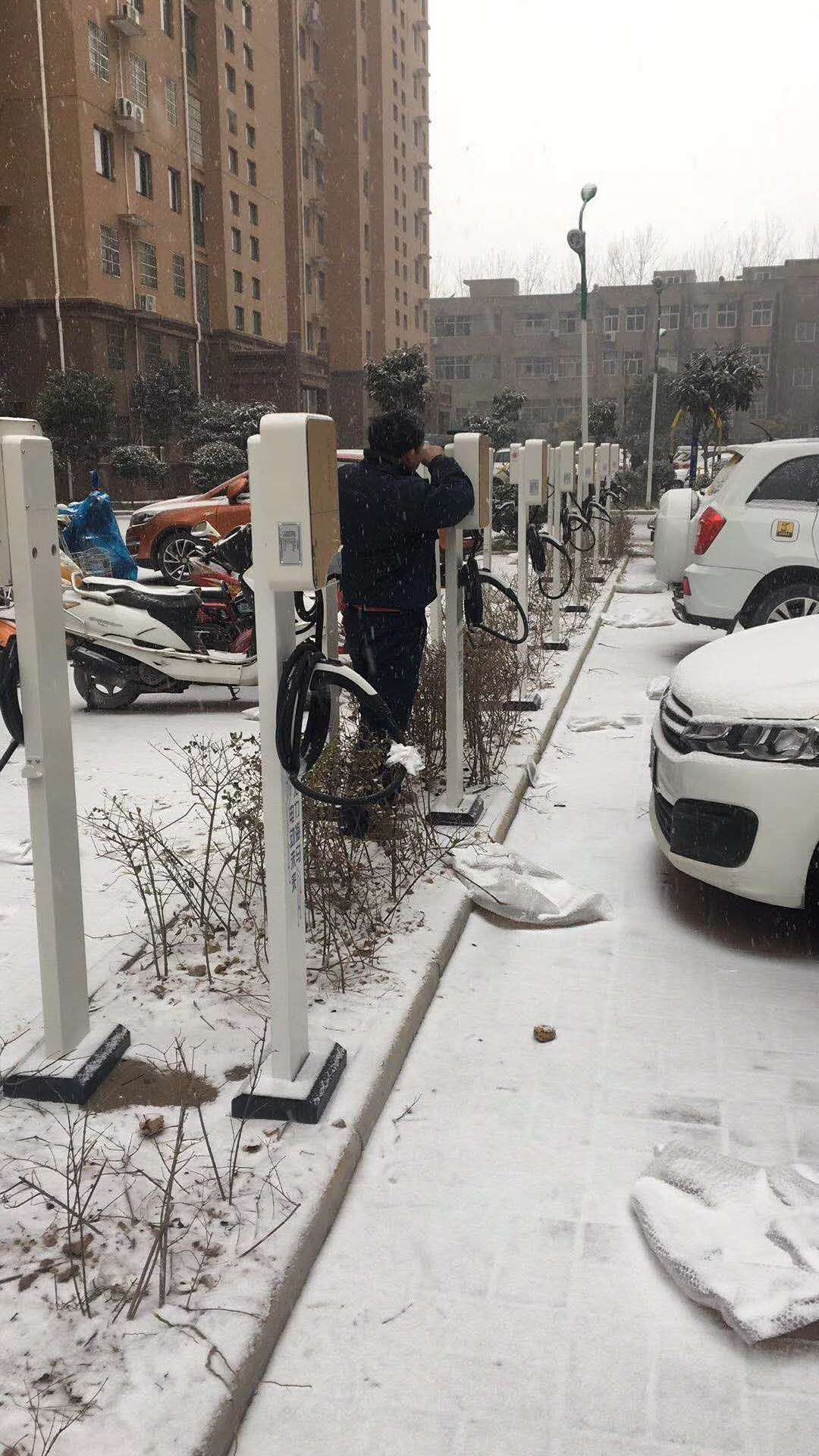 新能源汽车火爆来袭,充电桩问题如何解决?车友:看看海马新能源