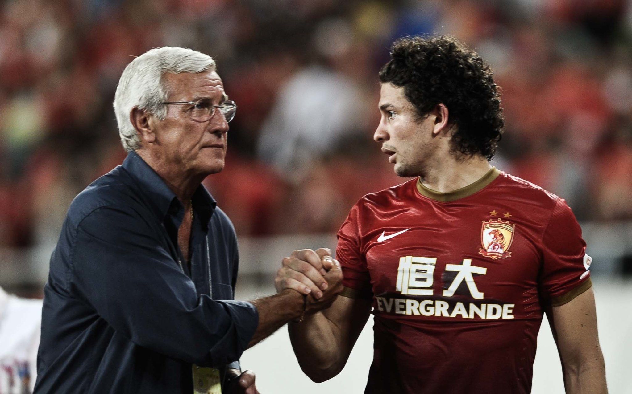 14亿人口足球_14亿人口图片(2)