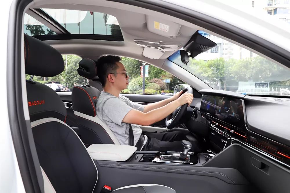 新宝骏品牌正式亮相2台新车,颜值超高,9月将上市!