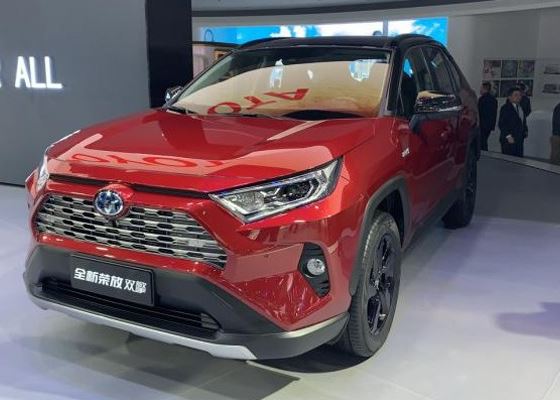 全新一代丰田RAV4实车亮相！轴距加长30mm 2.0L百公里油耗6.4L！