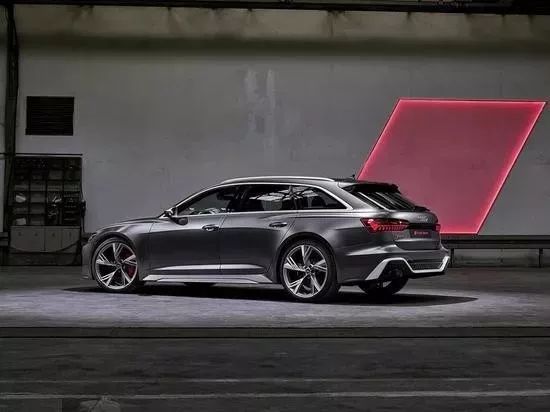 全新一代RS6 Avant性能旅行车官图发布 百公里加速3.6秒