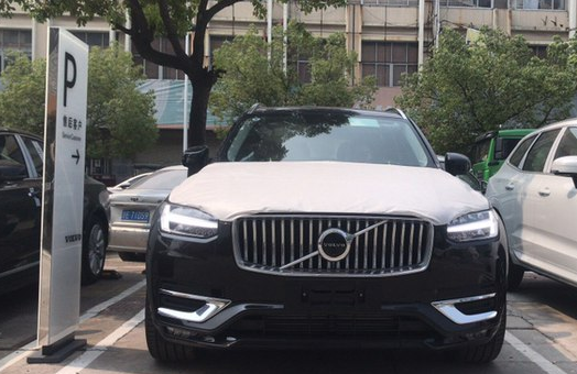 全新一代沃尔沃XC90实车到店！配对向车道预警系统 搭载2.0T！