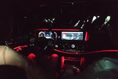 每天一组汽车美图：梅赛德斯-奔驰S级64色氛围灯