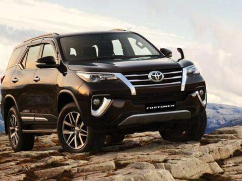 与普拉多同级的丰田纯进口越野车，搭载2.7L自吸引擎