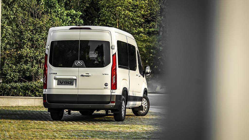 商用市场新选择,车型灵活配置多,试驾上汽MAXUS V90