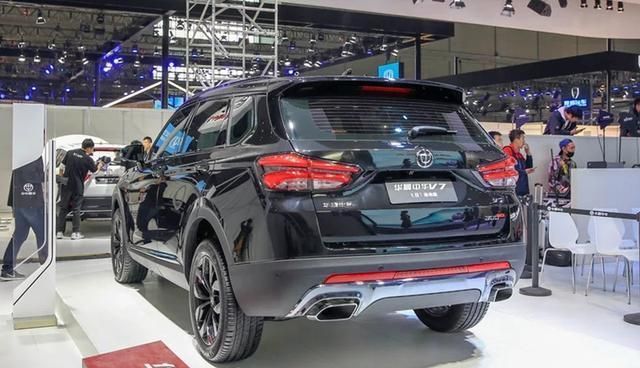 顶配不足16万!国产“黑武士”上市,全黑车身,BMW车标加持!